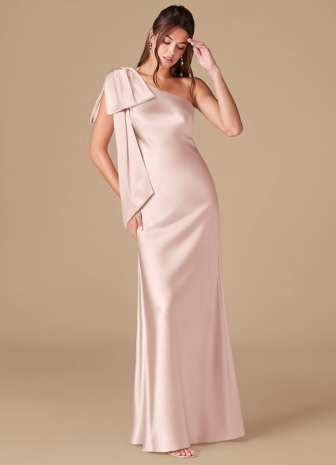 Azazie Capri Brautjungfernkleider Etui One-Shoulder Metallischer Satin Kleid Zartrosa image1