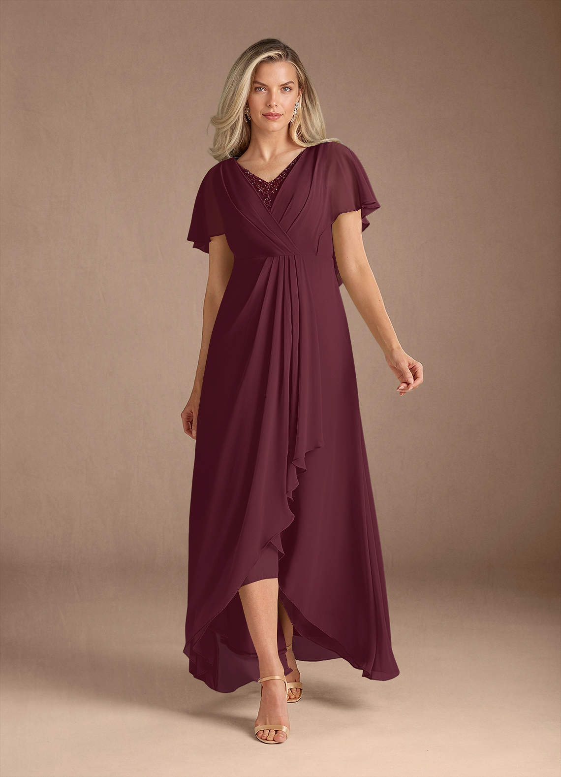 Azazie Eliza Mère de la mariée Robes Robe Trapèze en Mousseline de soie Col V plissé Cabernet image1