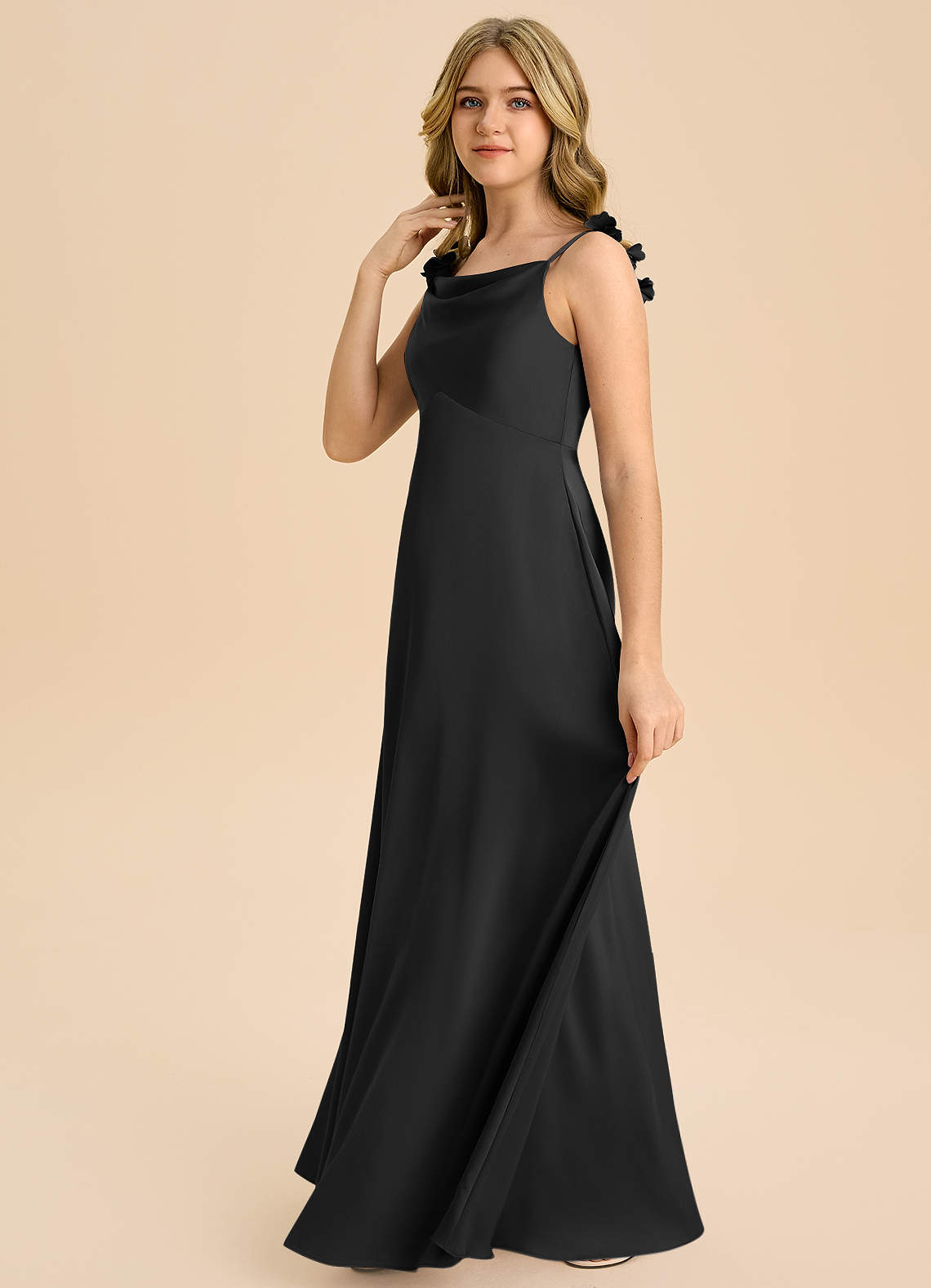 Azazie Gumdrop Junior Robe Empire en Satin extensible Plissée Noir image4