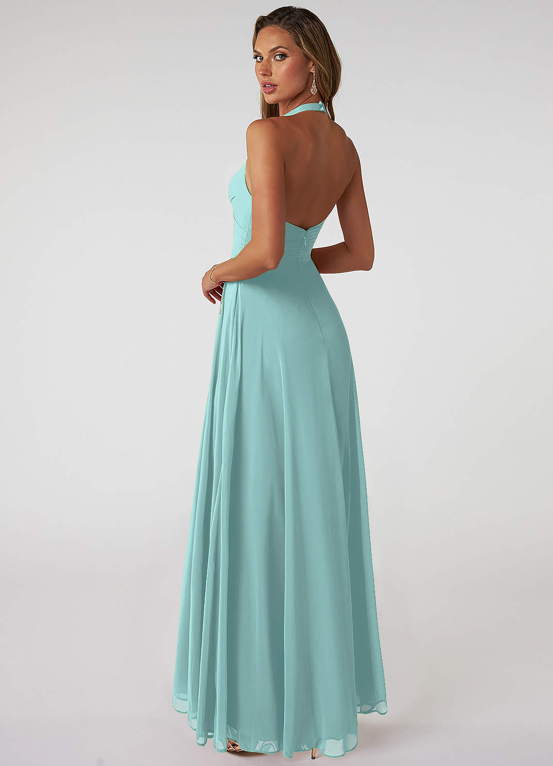 Azazie Tessie Vestidos de damas de honor Vestido de Aqua de Gasa de Corte en A con Cuello en V plisado image1