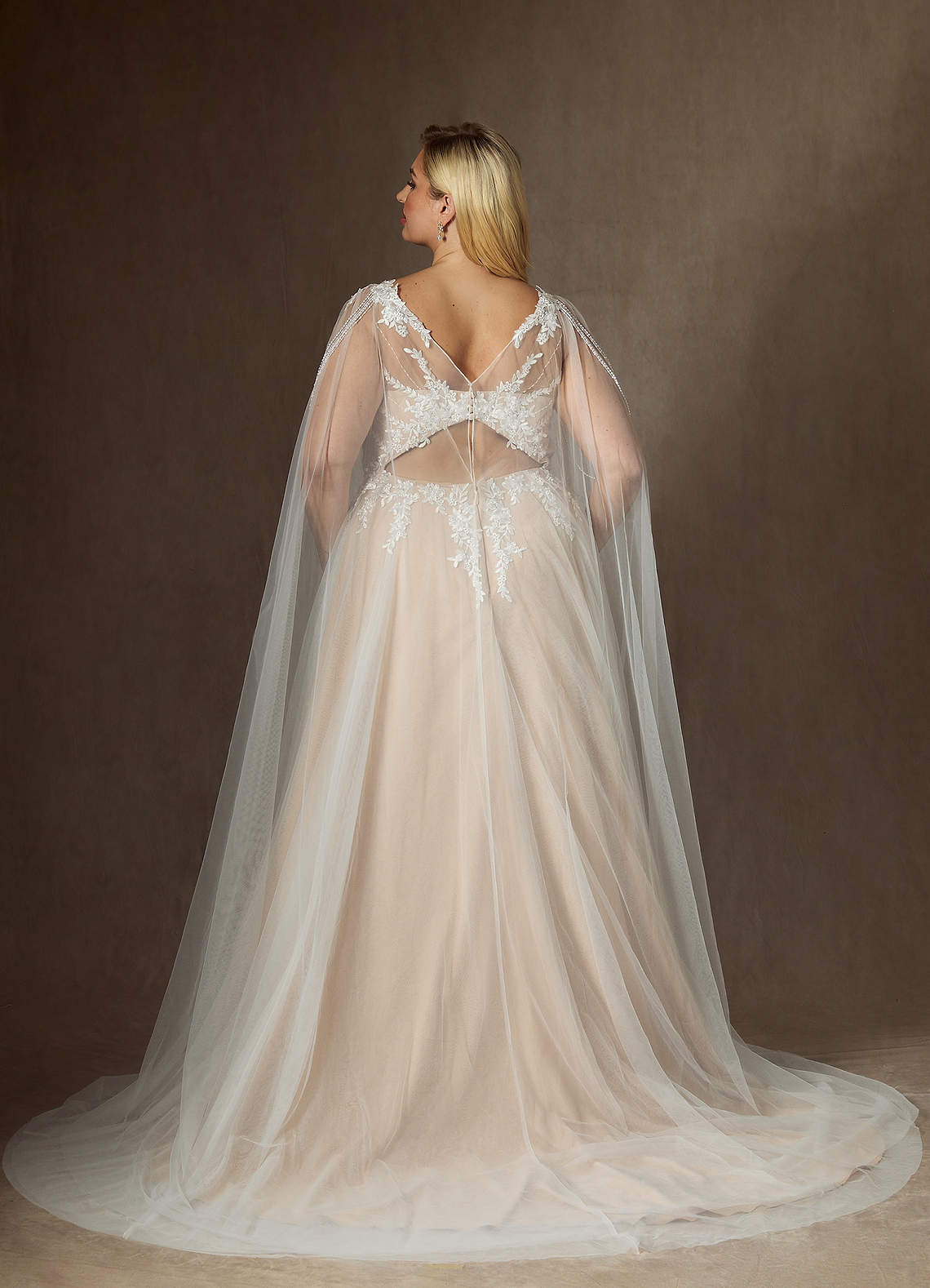 Azazie Goddess Robes de mariée Robe Trapèze en Tulle Col V à paillettes Diamant Blanc Champagne image14