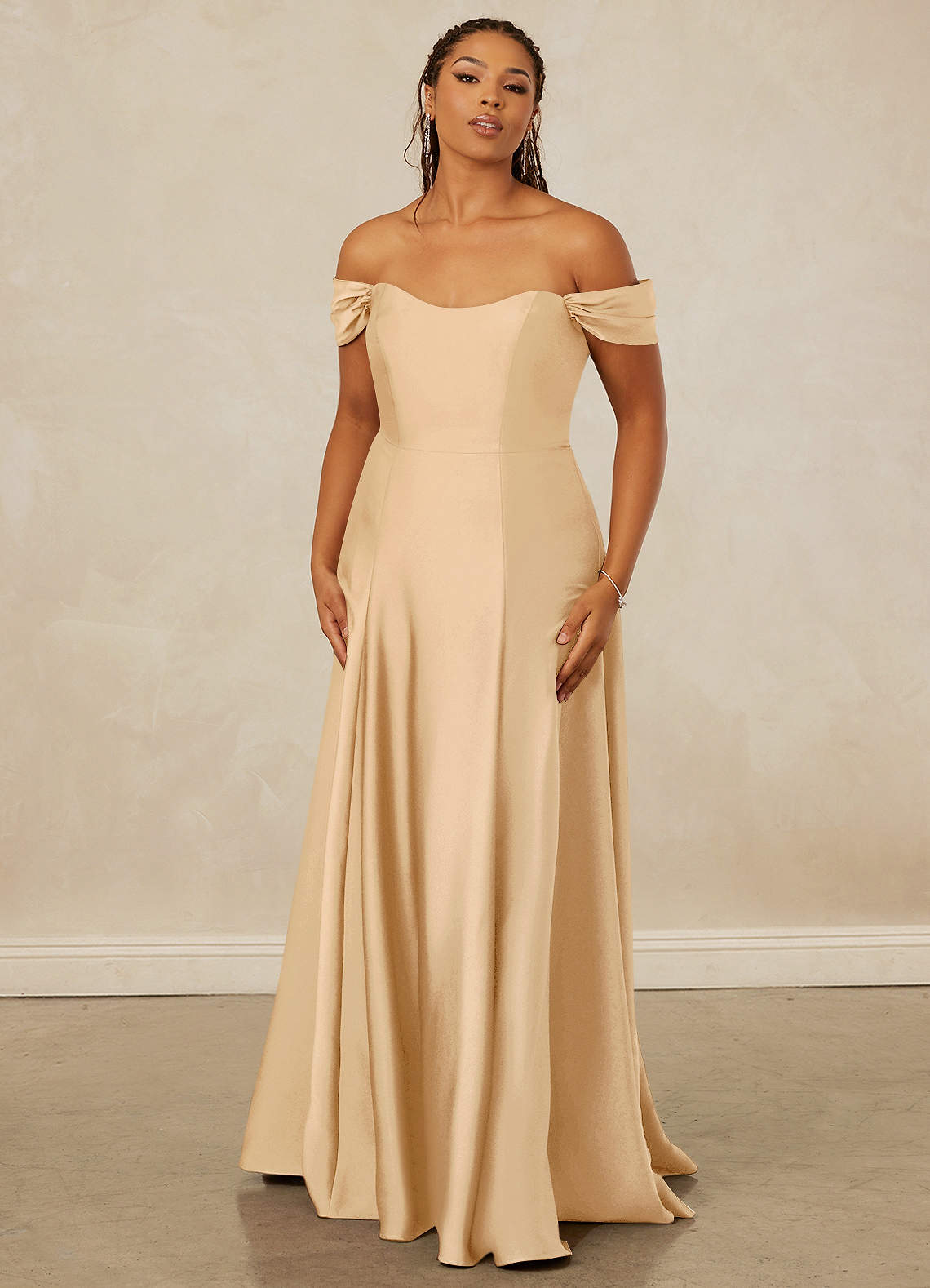 Christian Siriano Bridal for Azazie 1002 Robes de demoiselle d'honneur Robe Trapèze Convertible en Satin extensible Épaule décolletée Or image1