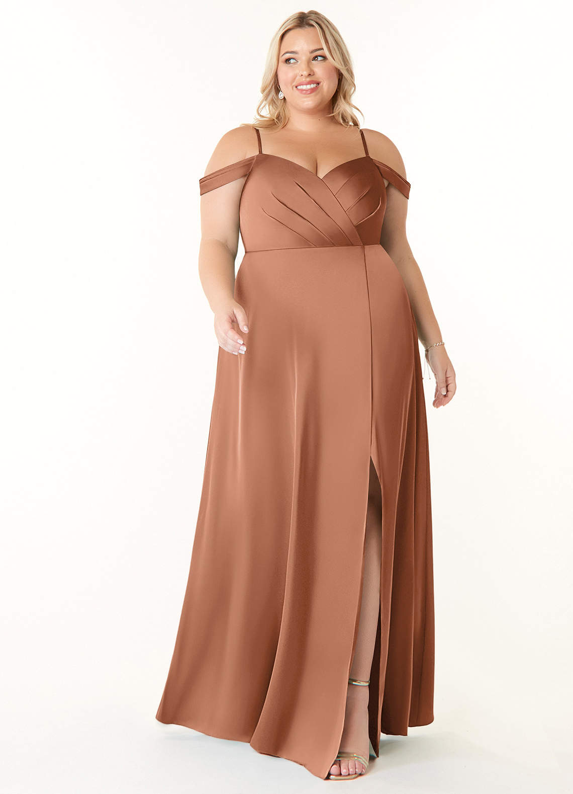 Azazie Ocean Robes de demoiselle d'honneur Robe Trapèze en Satin extensible Col V plissé Bronze image1