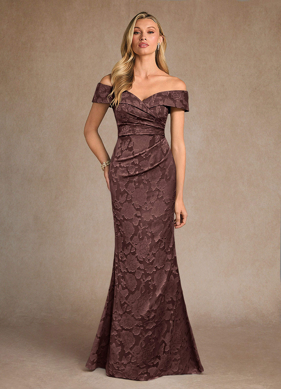 Azazie Canton Mother of the Bride Mekot Mrenneito Olkapään ulkopuolella Floral Burnout Lattian pituus Pukeutua image1