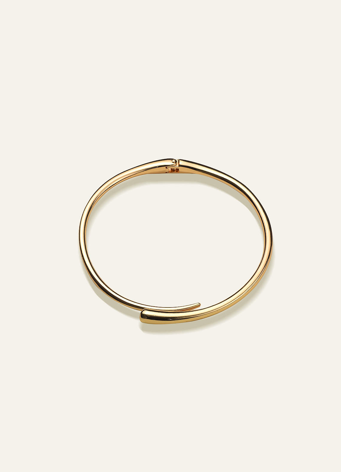 front Smyckeset med droppar i guld