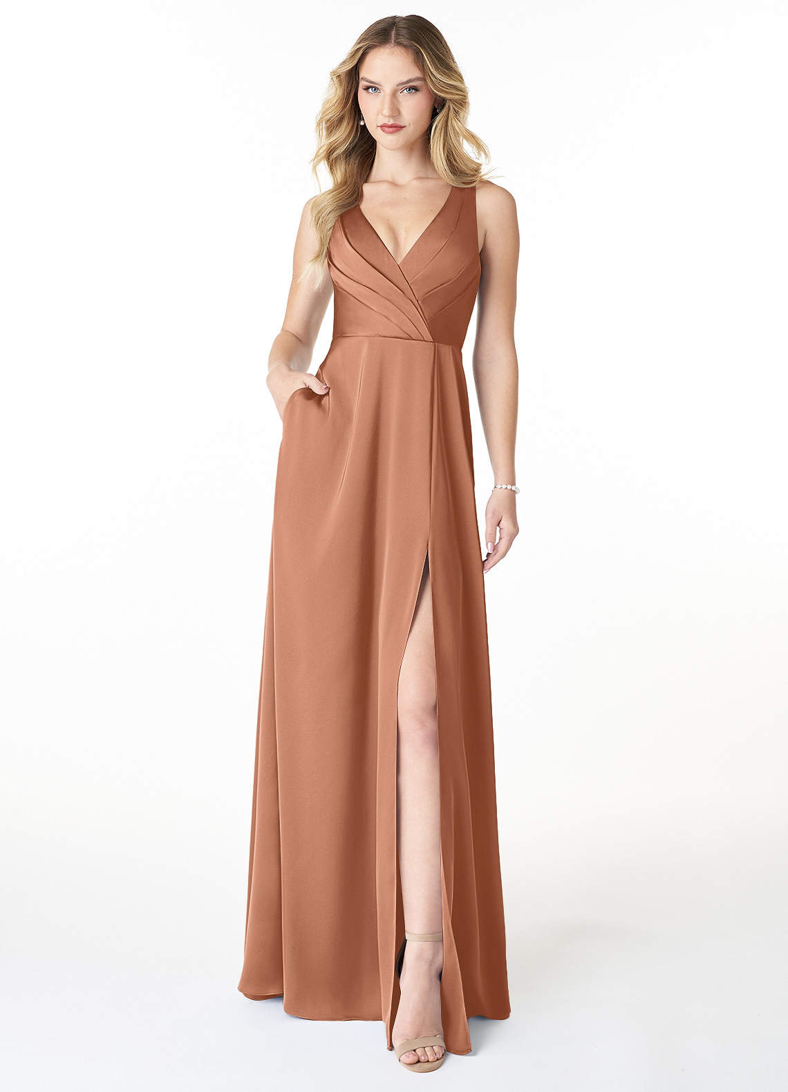 Azazie Nelly Vestidos de damas de honor Vestido de Bronceador de Satén Elástico de Corte en A con Cuello en V Plisado image1