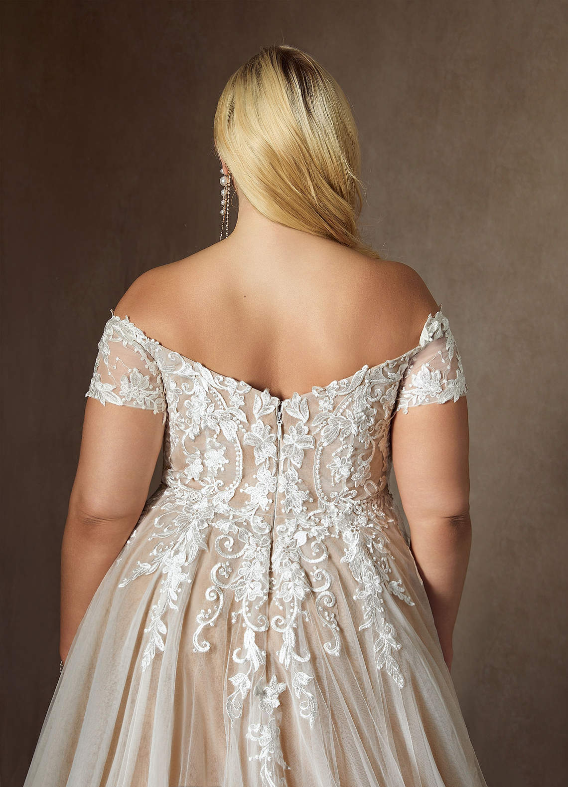 green emerald velvet dress Queendancer Women Tulle Sparkly White Sequins Long Plus Size Wedding Dress  with Appliques A-Line Backless Sweep Train Bridal Dress – queendanceruk