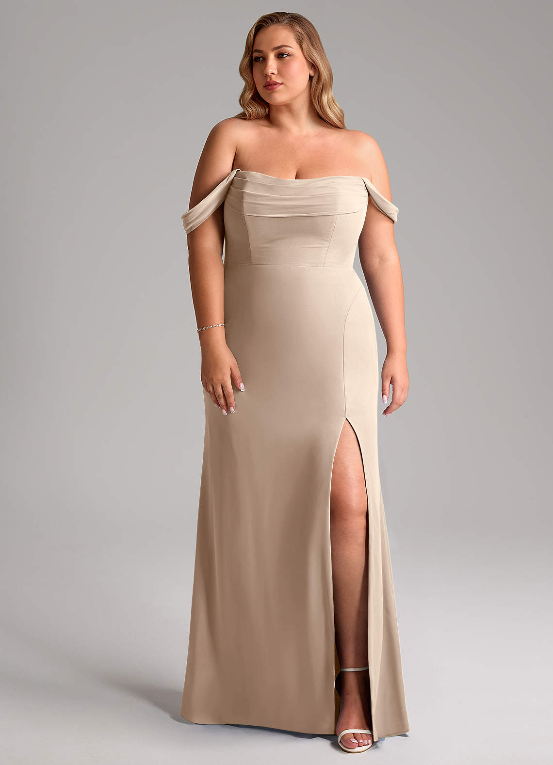Azazie Saige Abiti da Damigella Abito Convertibile A-Line in Chiffon a Spalla Scoperta Taupe image1