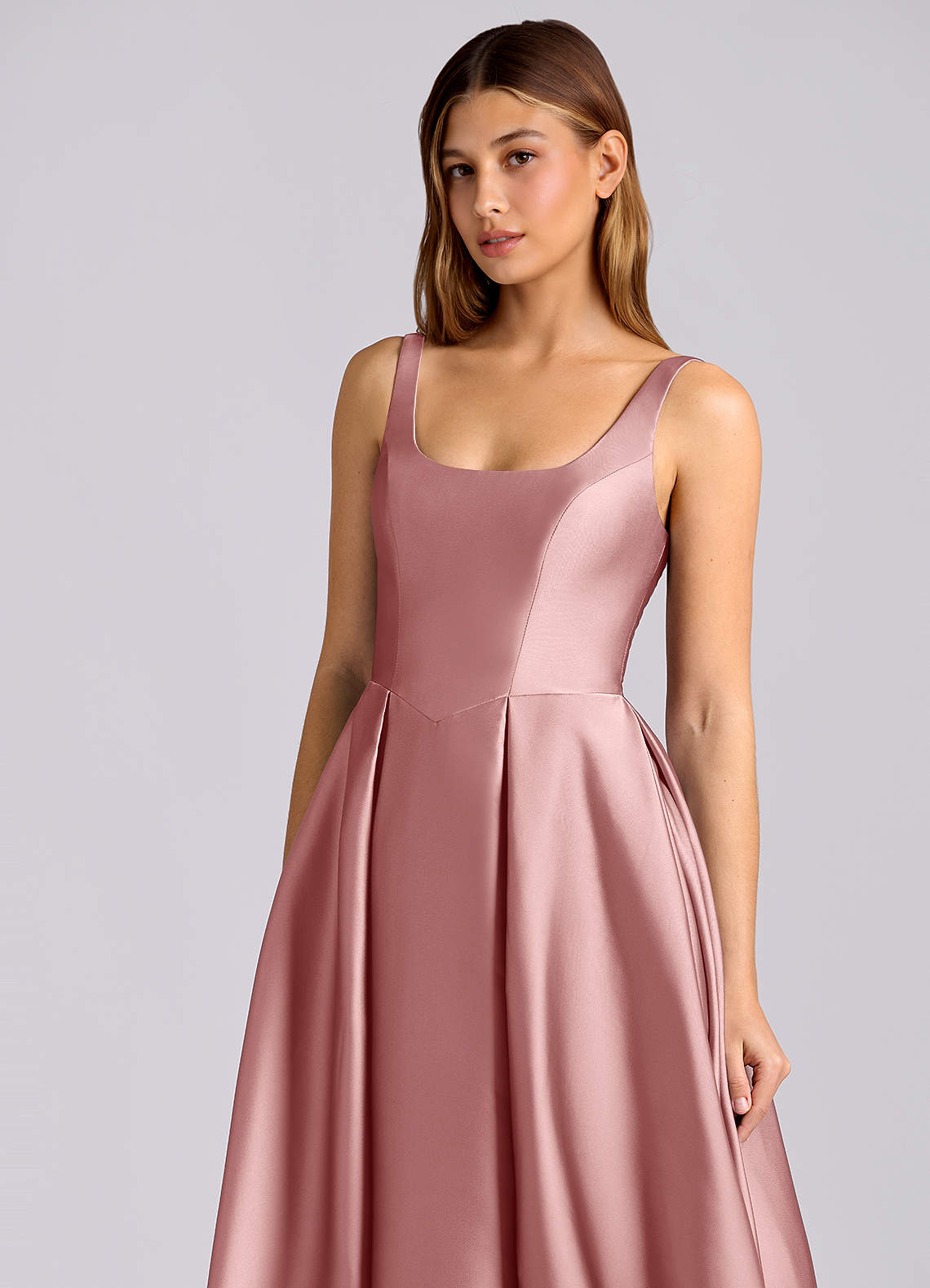 Azazie Amalie Vestidos de madrinha de casamento Vestido Rosa Empoeirada de Cetim elástico de Linha A com Plissado image5
