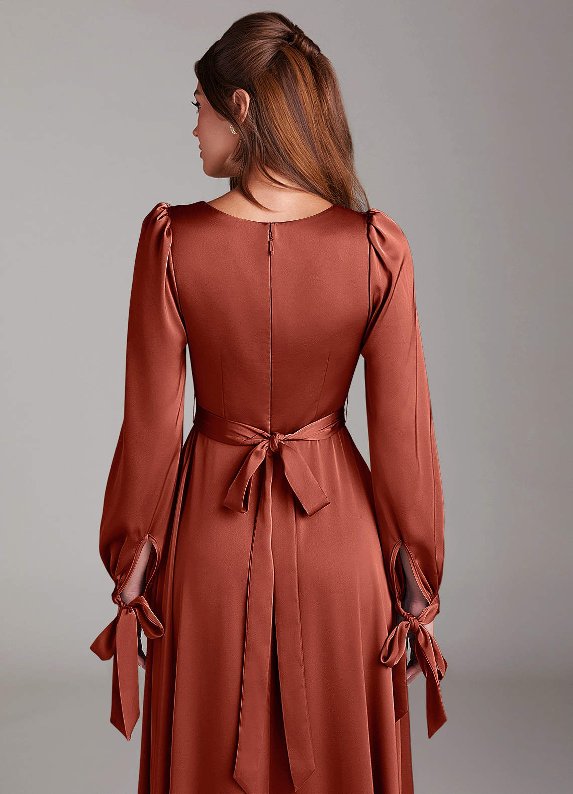 Azazie Leonia Robes de demoiselle d'honneur Robe Trapèze en Satin extensible Manche longue Terracotta image6