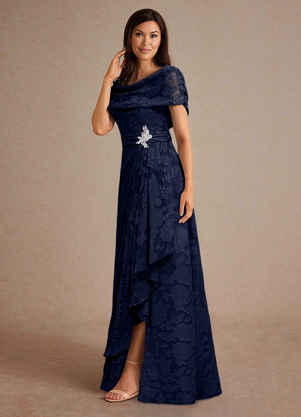 Azazie Branford vestidos de madre de la novia Vestido de Azul Marino Oscuro de Devorado Floral de Corte En A con Plisado image1