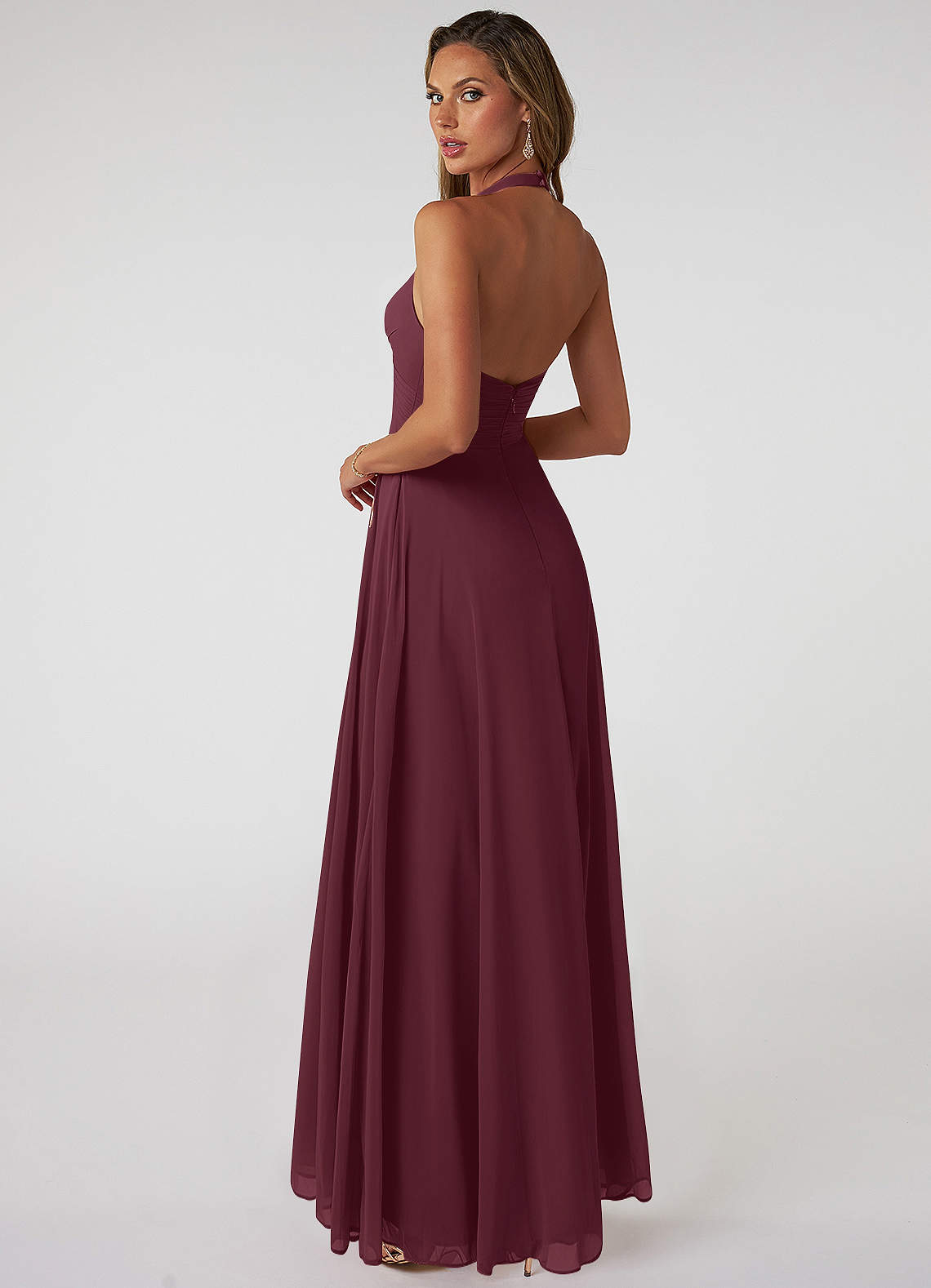 Azazie Tessie Vestidos de damas de honor Vestido de Cabernet de Gasa de Corte en A con Cuello en V plisado image1