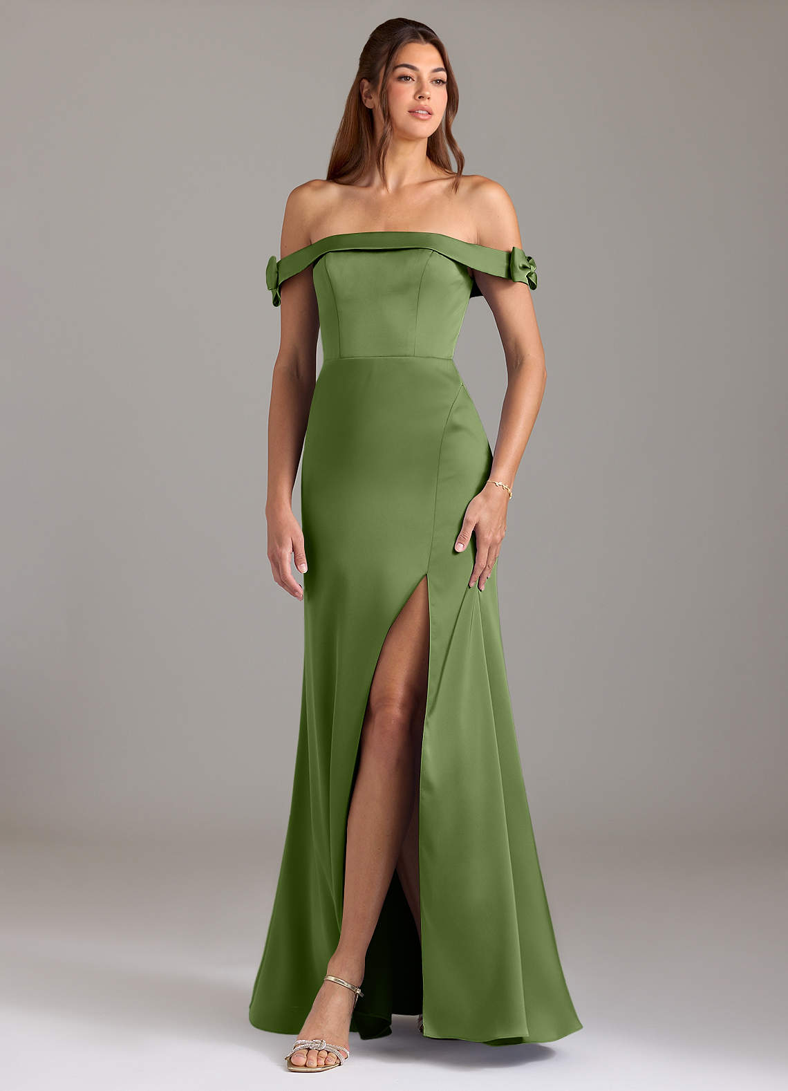 Azazie Zayla Robes de demoiselle d'honneur Robe Trapèze Convertible en Satin extensible Épaule décolletée Genévrier image1