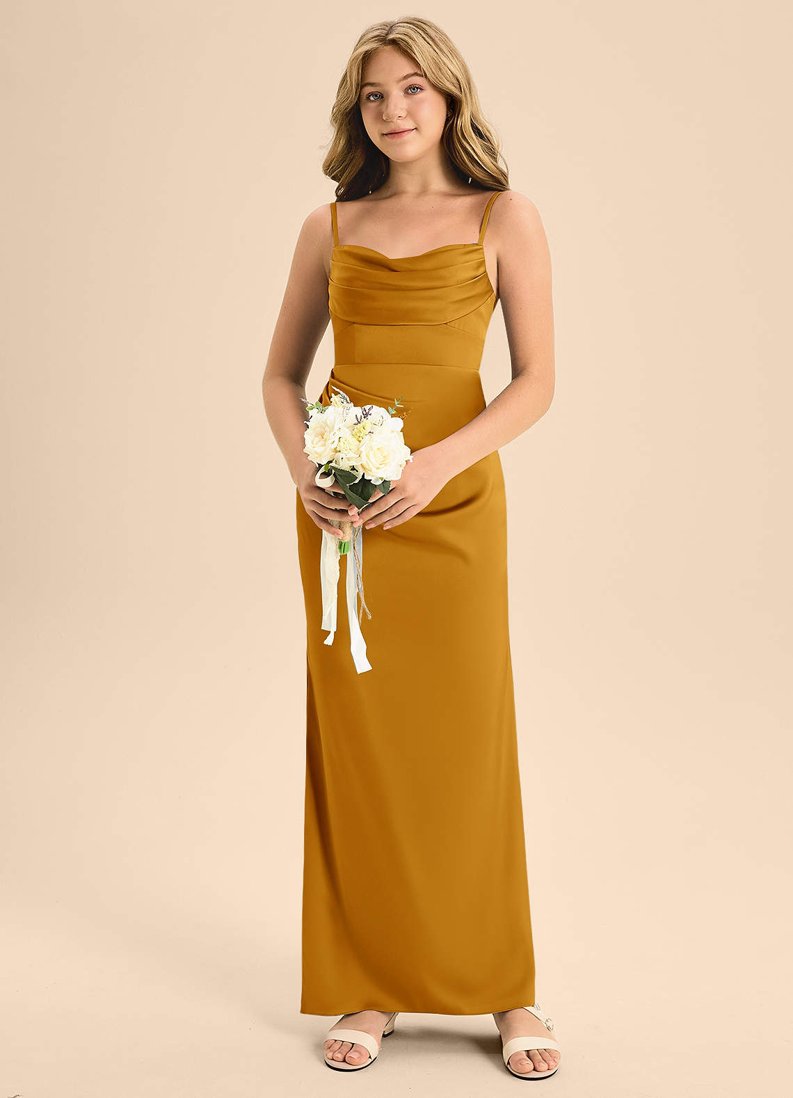 Azazie Mai Junior Robe Trapèze en Satin extensible Encolure en Forme de Cœur Caramel écossais image3
