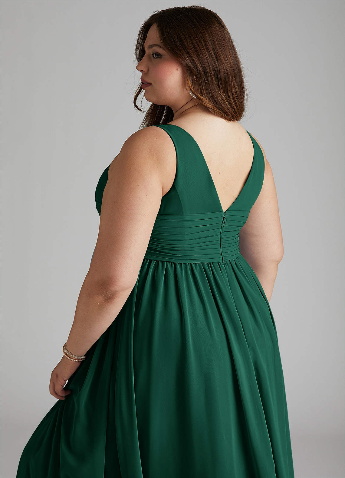 Azazie Yetta vestidos de dama de honor de maternidad Vestido de Corte en A Cuello en V fruncido Hasta el suelo Gasa image11