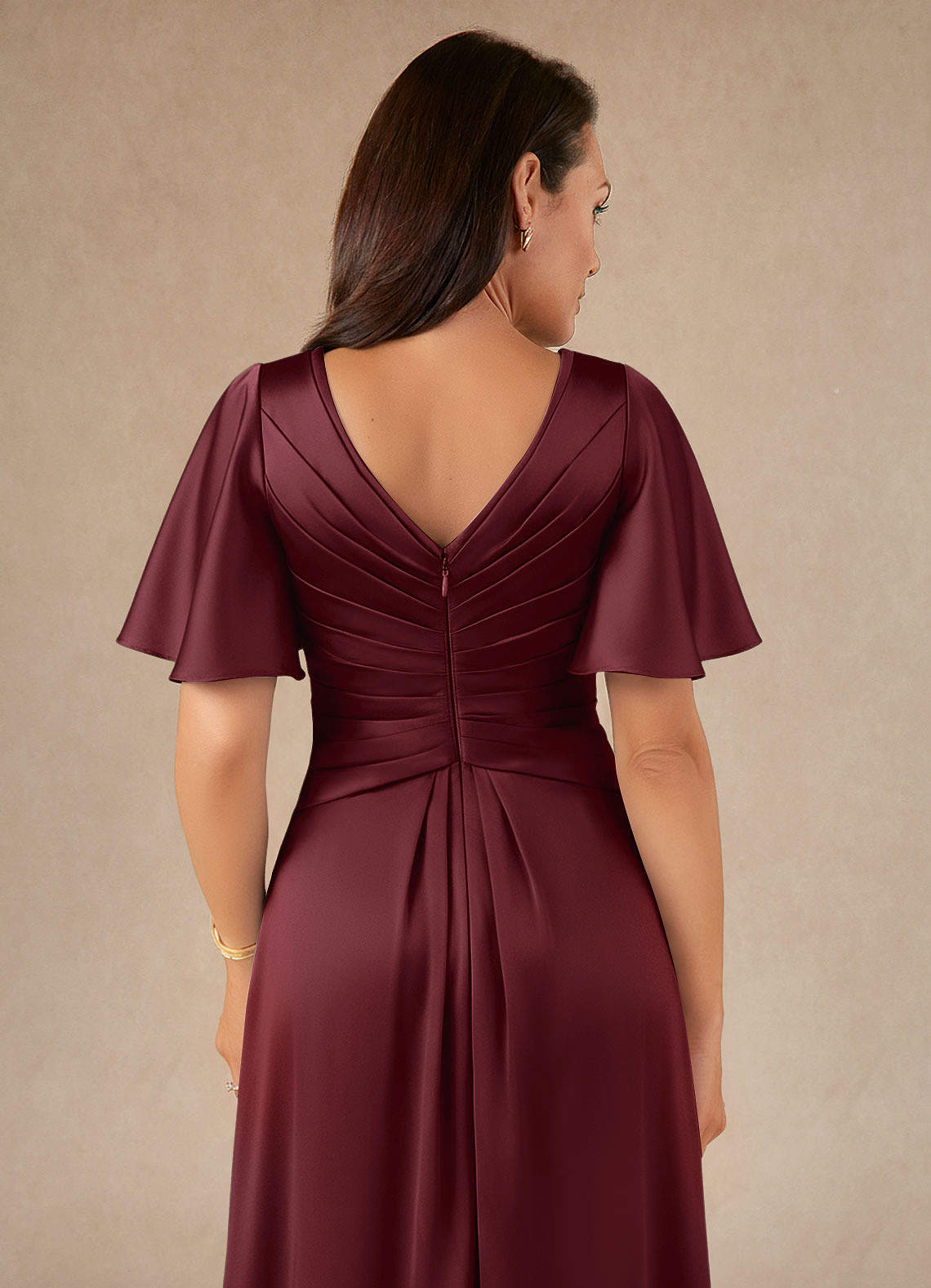 Azazie Emmeline Mère de la mariée Robes Robe Trapèze en Satin extensible Plissée Cabernet image3