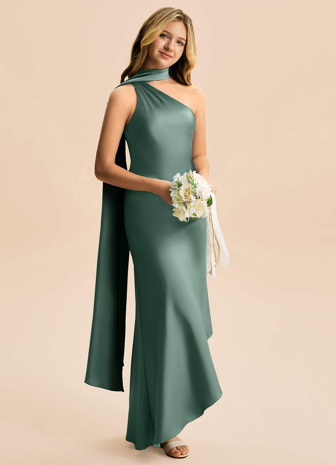 Azazie Briony Junior Vestido Eucalipto de Cetim elástico de Bainha com Plissado image3