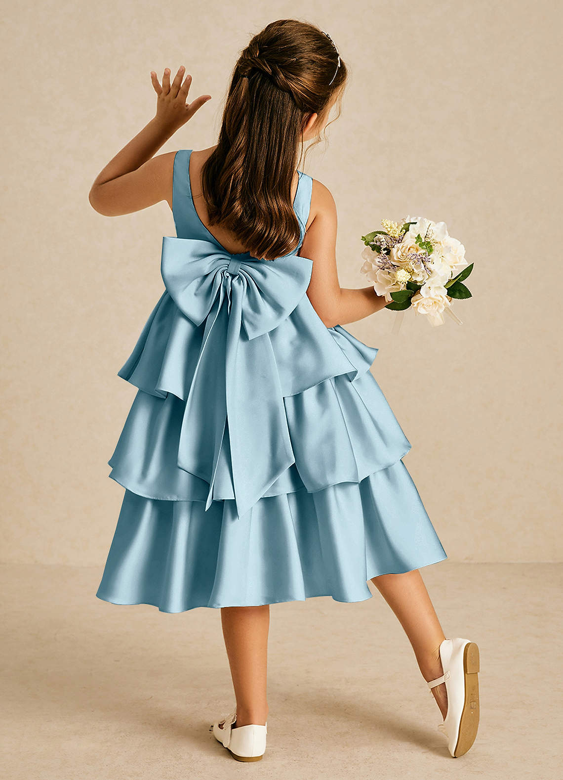 Azazie Margery Blumenmädchenkleider A-Linie Schleifen Stretch-Satin Kleid Stimmungsvolles Blau image1