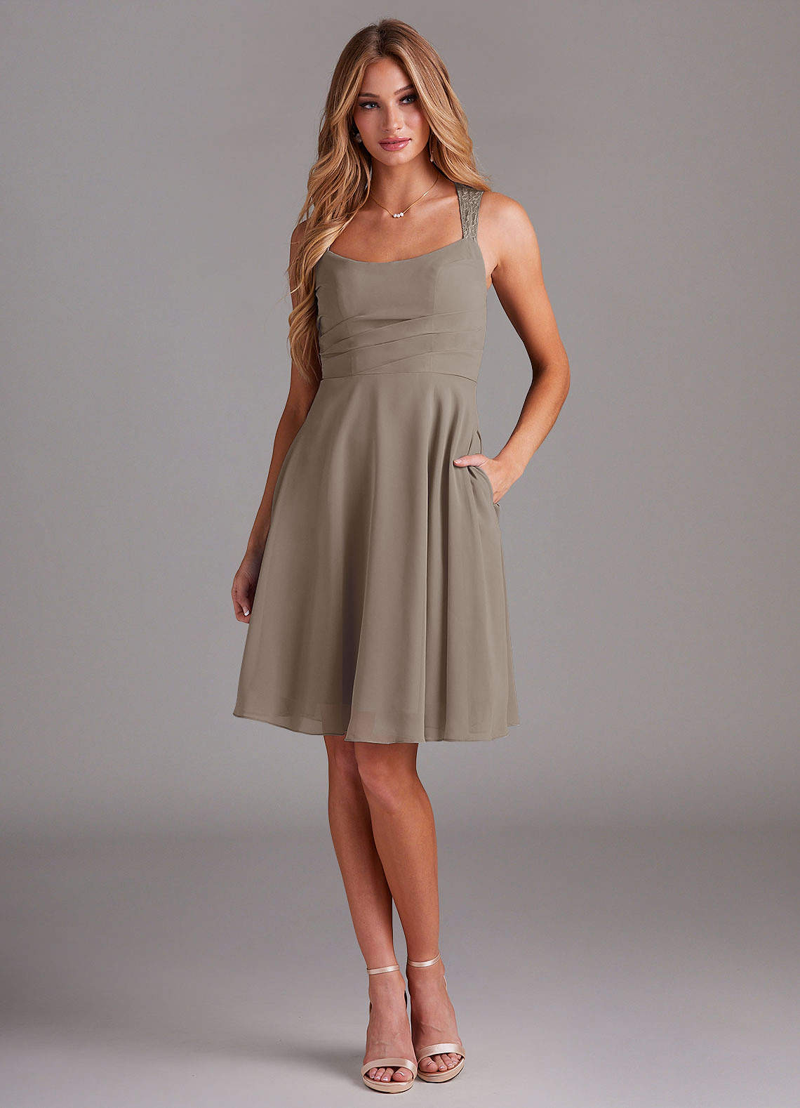 Azazie Vina Robes de demoiselle d'honneur Robe Trapèze en Mousseline de soie Dentelle Taupe image1