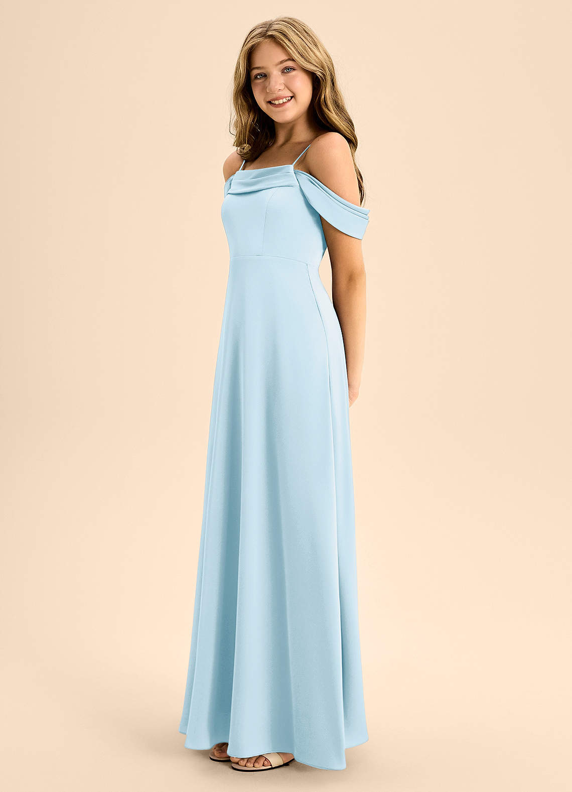 Azazie Anselie Junior Vestido de Azul Cielo de Satén Elástico de Corte En A con Vestidos sin tirantes image5