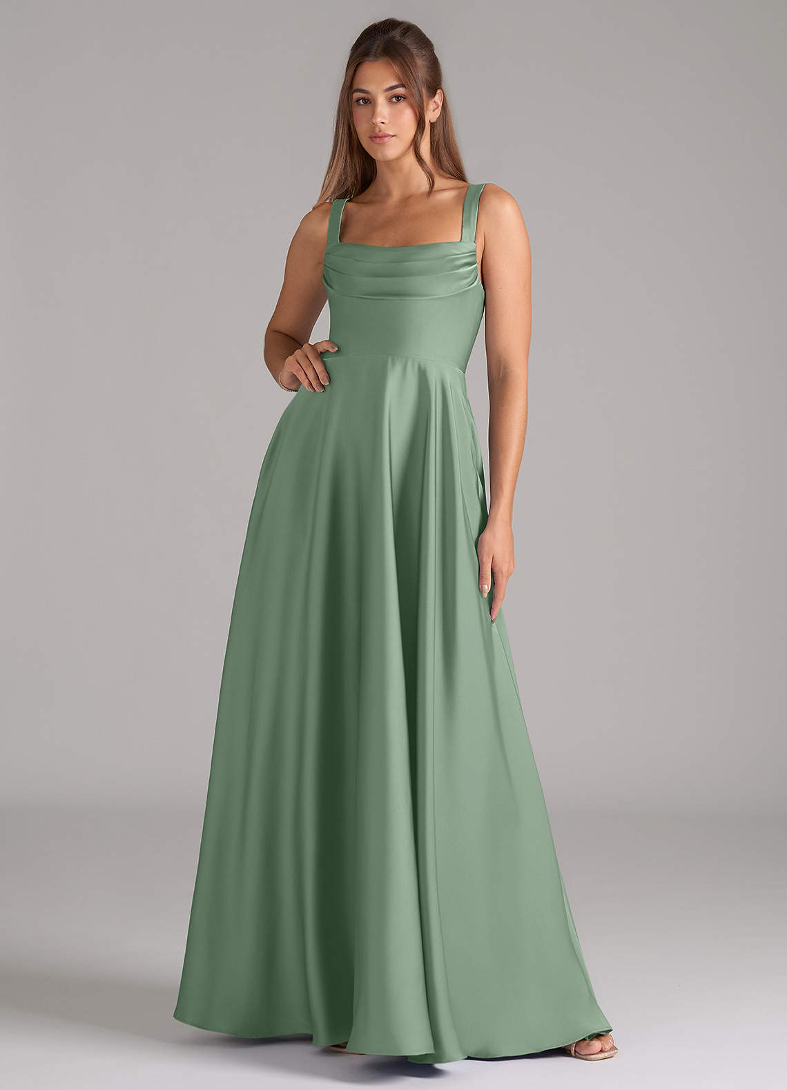 Azazie Shaude Robes de demoiselle d'honneur Robe Trapèze en Satin extensible Plissée Matcha image1