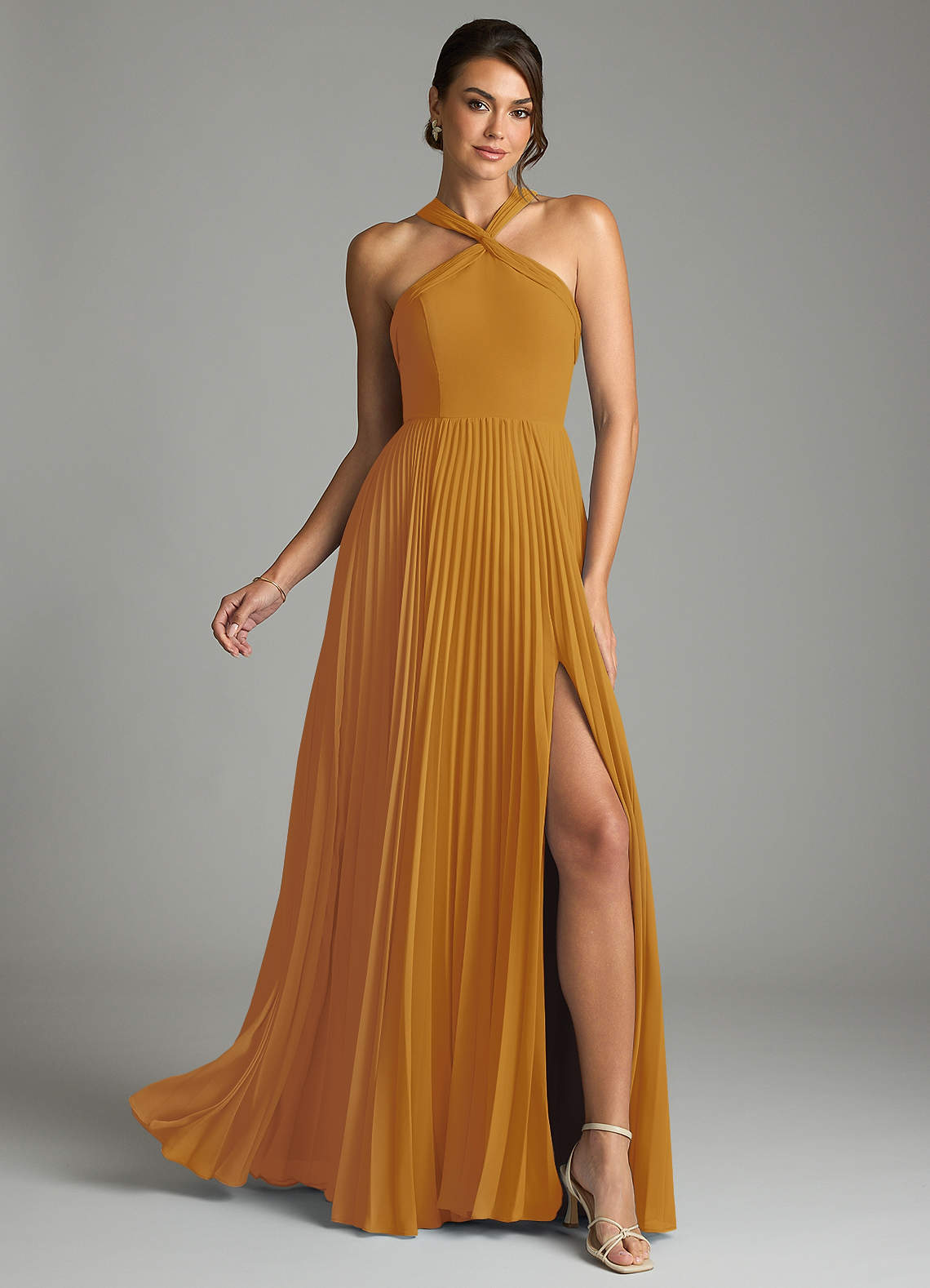 Azazie Afra Abiti da Damigella Abito A-Line in Chiffon Plissettato Caramello image1
