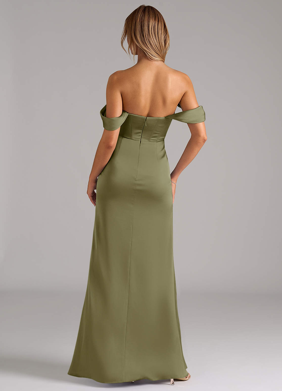 Azazie Johana Robes de demoiselle d'honneur Robe Sirène Convertible en Satin extensible Épaule décolletée Pistache image3