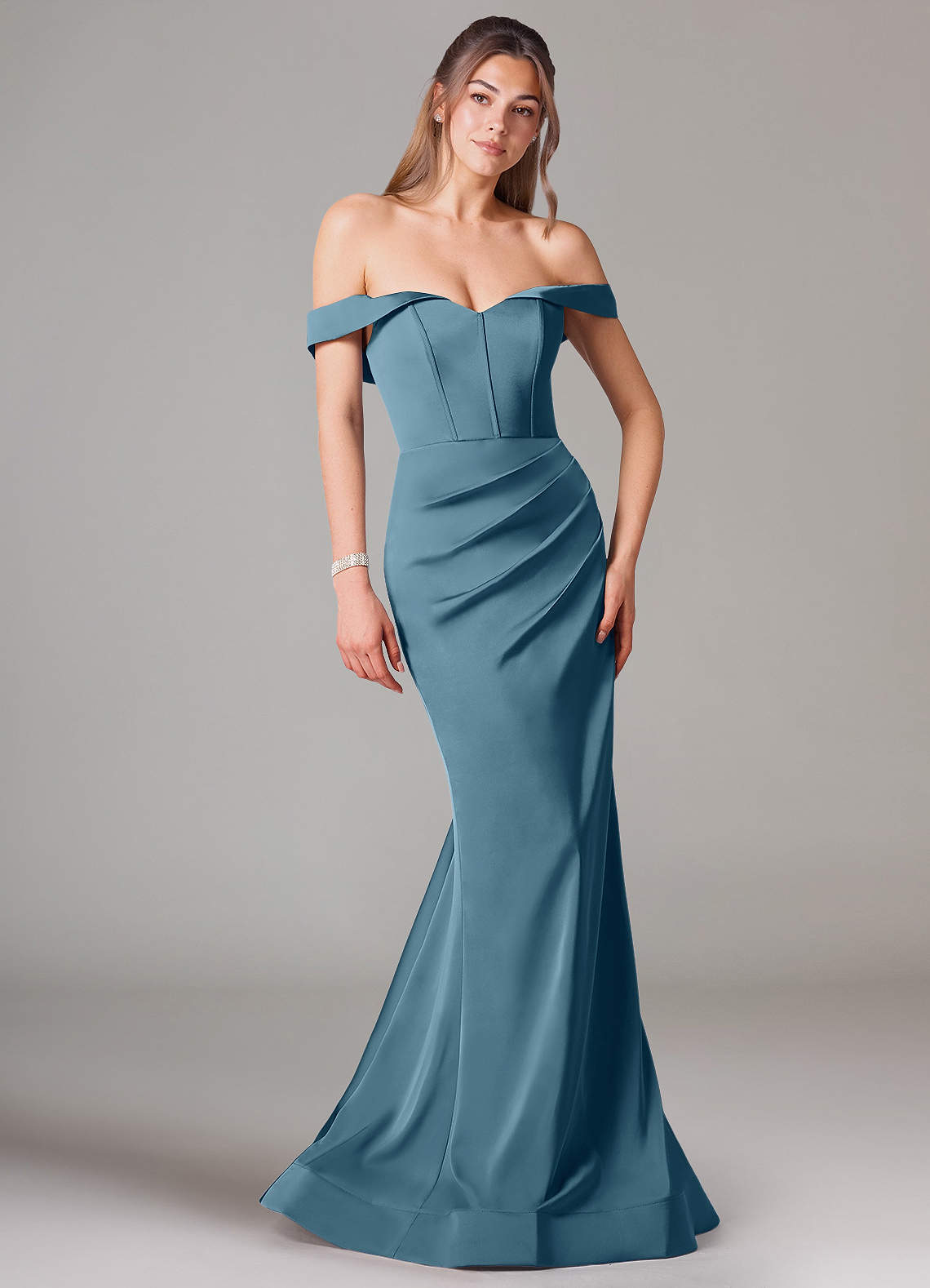 Azazie Everly Jurken voor bruidsmeisjes Converteerbaar Jurk van Stretch Satijn met Zeemeermin Off the Shoulder Bermuda image1