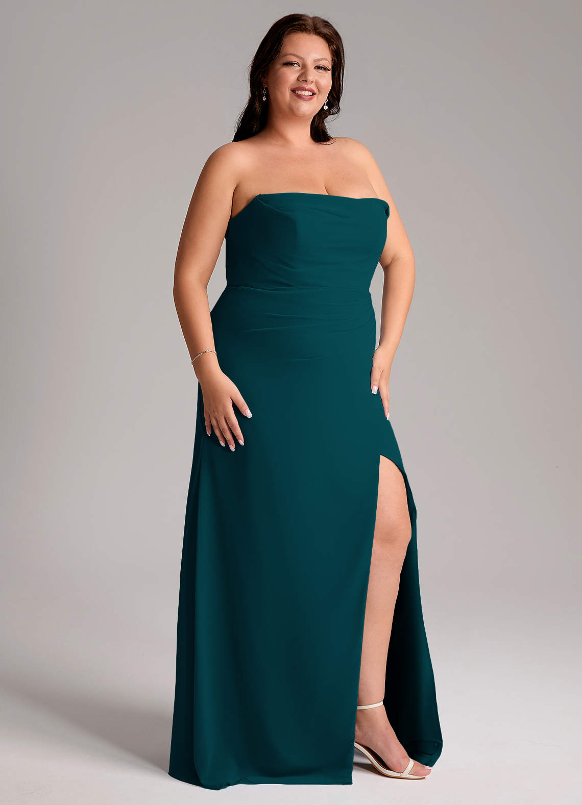 Azazie Leonis Vestidos de damas de honor Vestido de Pino de Gasa de Corte Recto Convertible con Sin tirantes image13