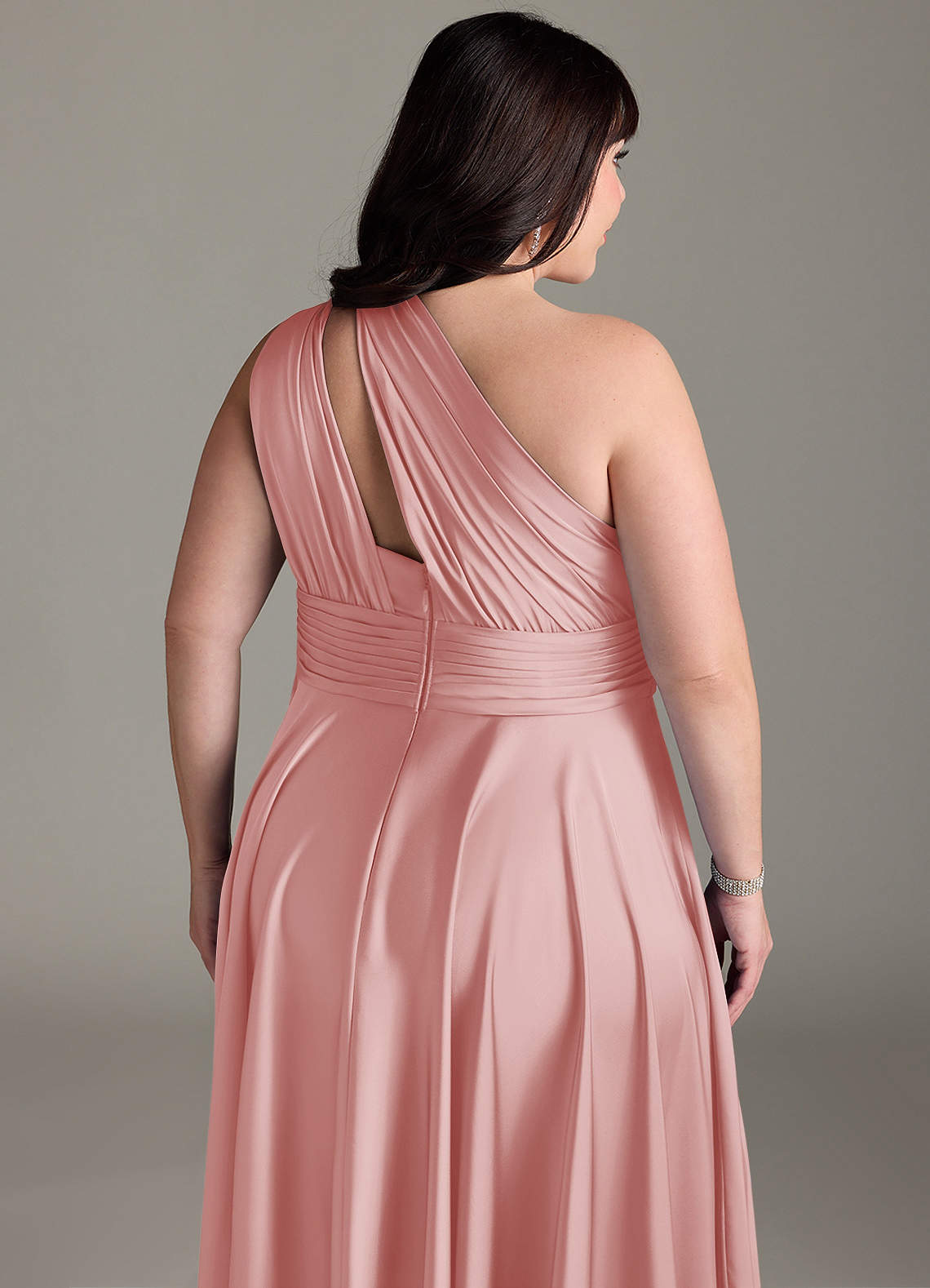 Azazie Charlize Robes de demoiselle d'honneur Robe Trapèze en Satin extensible Une épaule Rose Poudré image15