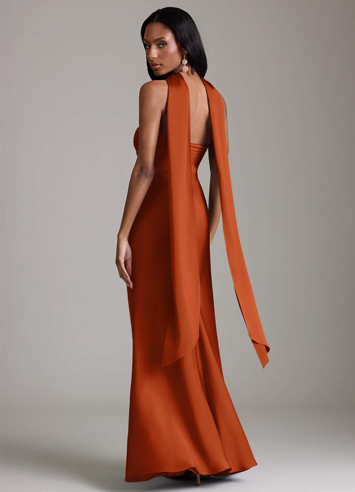 Azazie Saylor Vestidos de damas de honor Vestido de Naranja Quemada de Satén Elástico de Corte Sirena con Sin tirantes image7