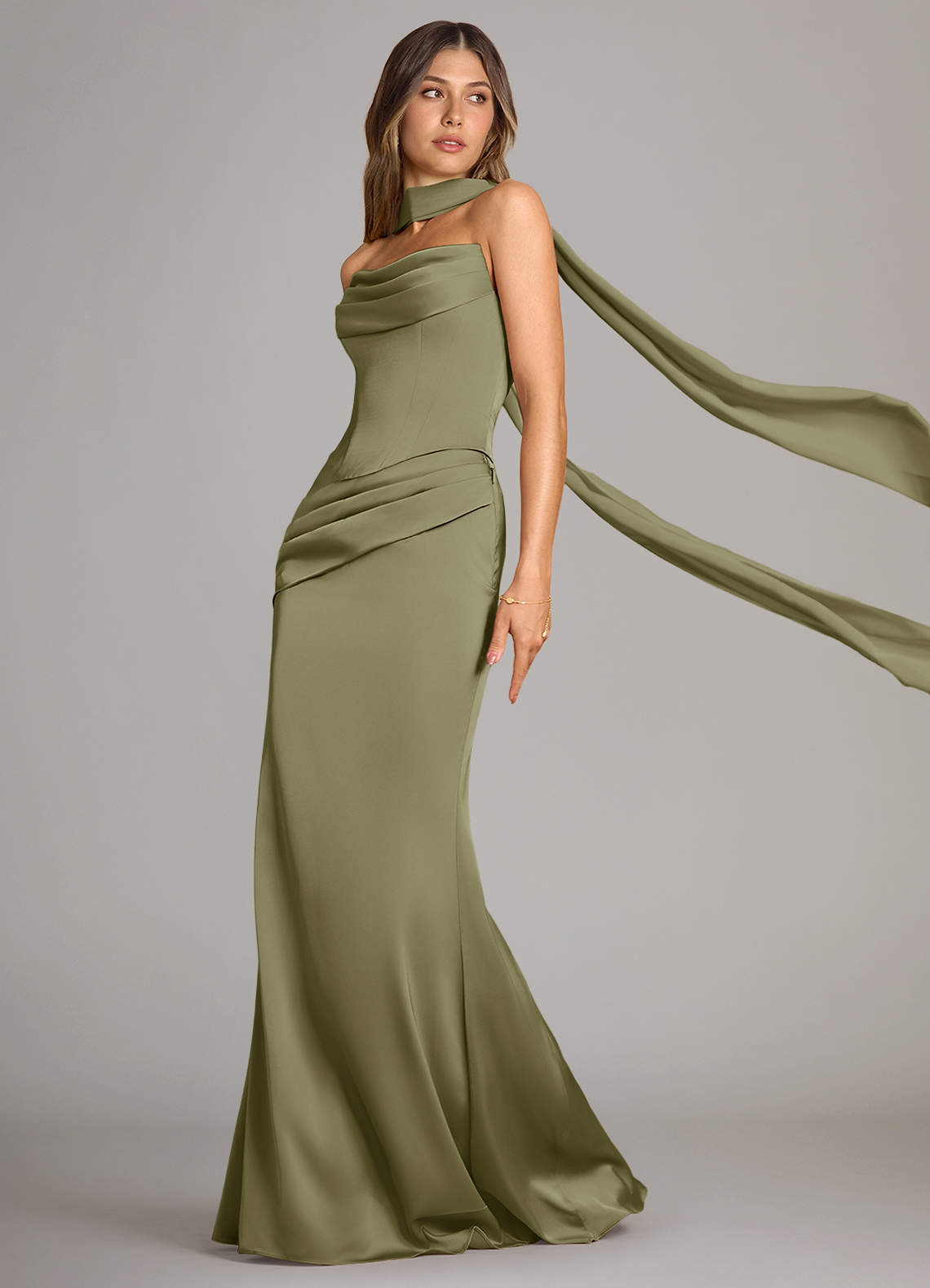 Azazie Sorrel Vestidos de damas de honor Vestido de Pistacho de Satén Elástico de Corte Sirena Convertible con Sin tirantes image3