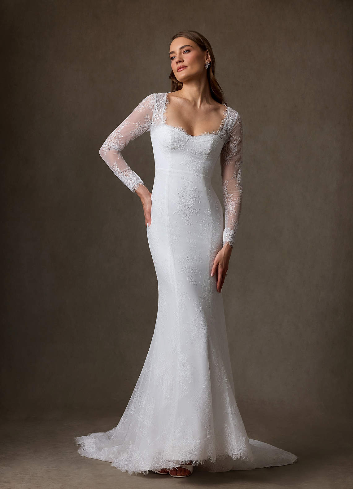 Azazie Briar Vestidos de noiva Vestido Diamante Branco de Renda de sereia com Decote em coração image5