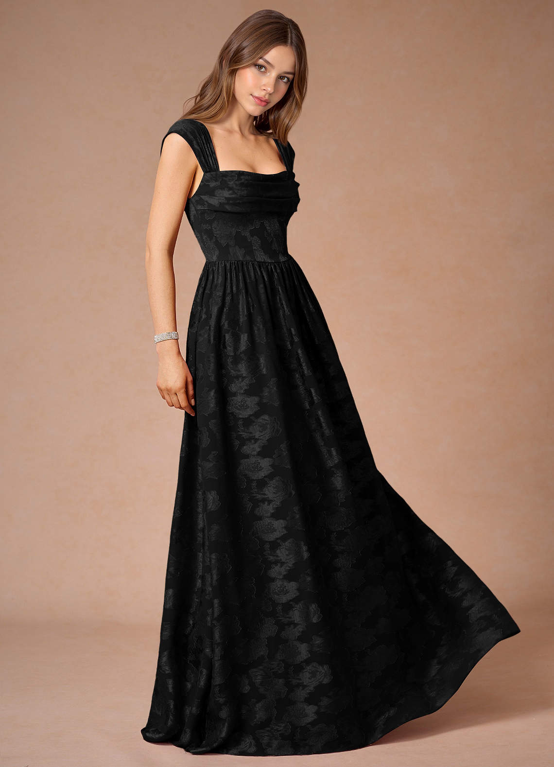 Hazel Noir Robe de bal longue plissée image1