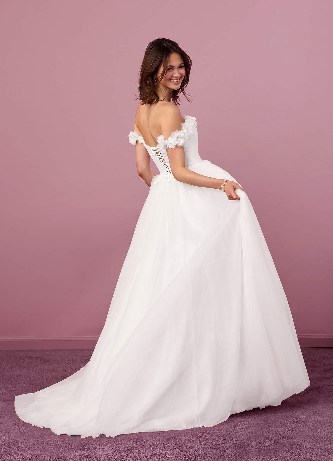 Barbie ♥ Azazie Vestidos de noiva Vestir Diamante Branco de Tule de Linha A com Fora do ombro image3