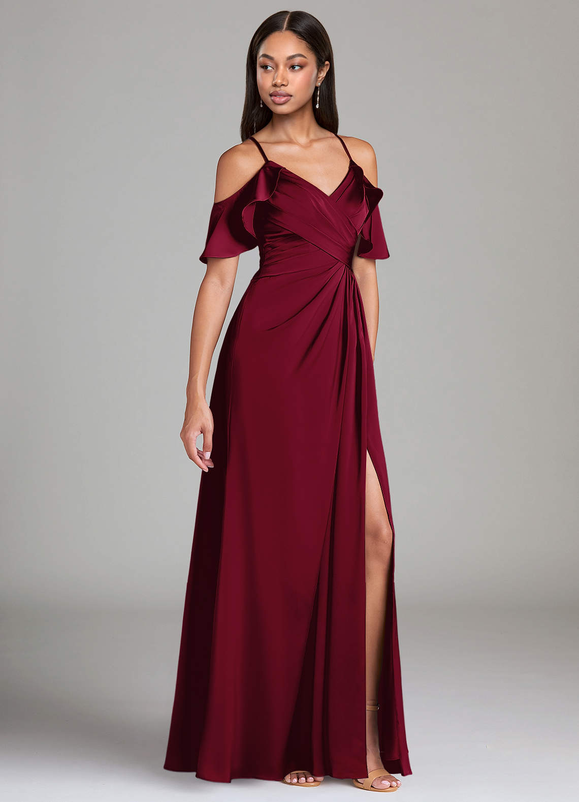 Azazie Dakota Robes de demoiselle d'honneur Robe Trapèze en Satin extensible Épaule décolletée Bourgogne image1