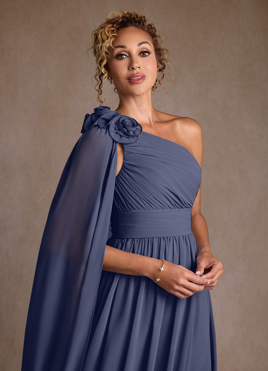 Azazie Lancaster Mère de la mariée Robes Robe Trapèze en Mousseline de soie Une épaule Bleu Orageux image3