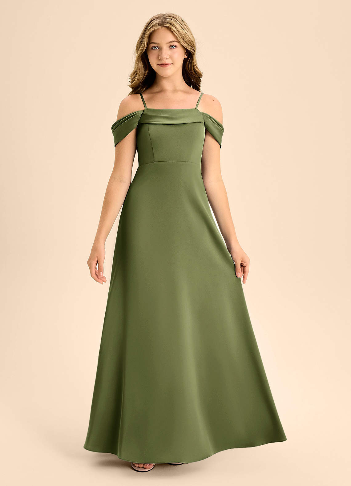 Azazie Anselie Junior Vestido de Oliva de Satén Elástico de Corte en A con Vestidos sin tirantes image6