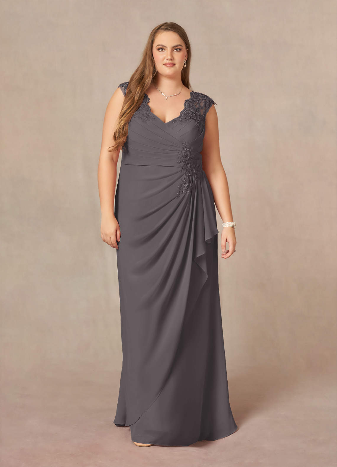 Azazie Gladys Mère de la mariée Robes Robe Trapèze en Mousseline de soie Dentelle Reine Anne Gris Acier image1