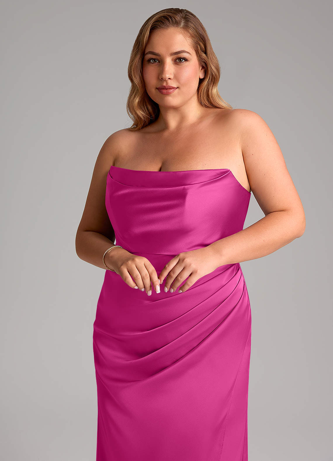 Azazie Leonis Vestidos de damas de honor Vestido de Fucsia de Satén Elástico de Corte Sirena Convertible con Plisado image9