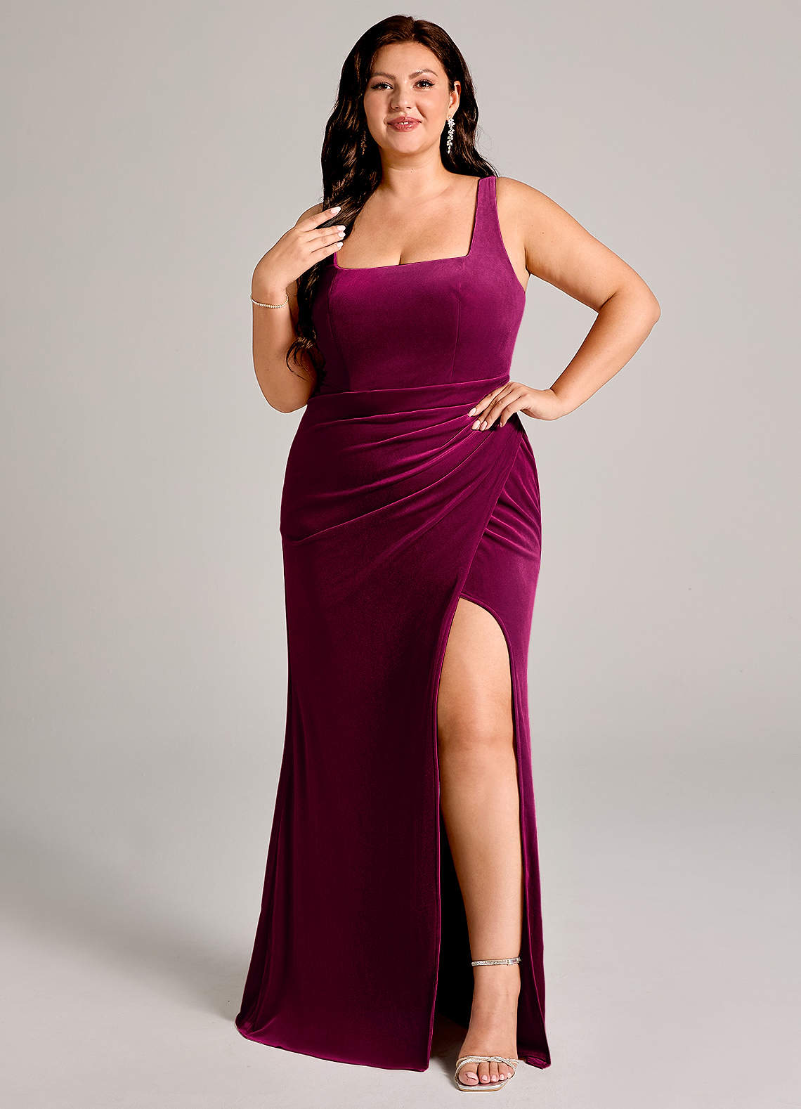 Azazie Mero Abiti da Damigella Abito Sirena in Velluto Plissettato Cabernet image1