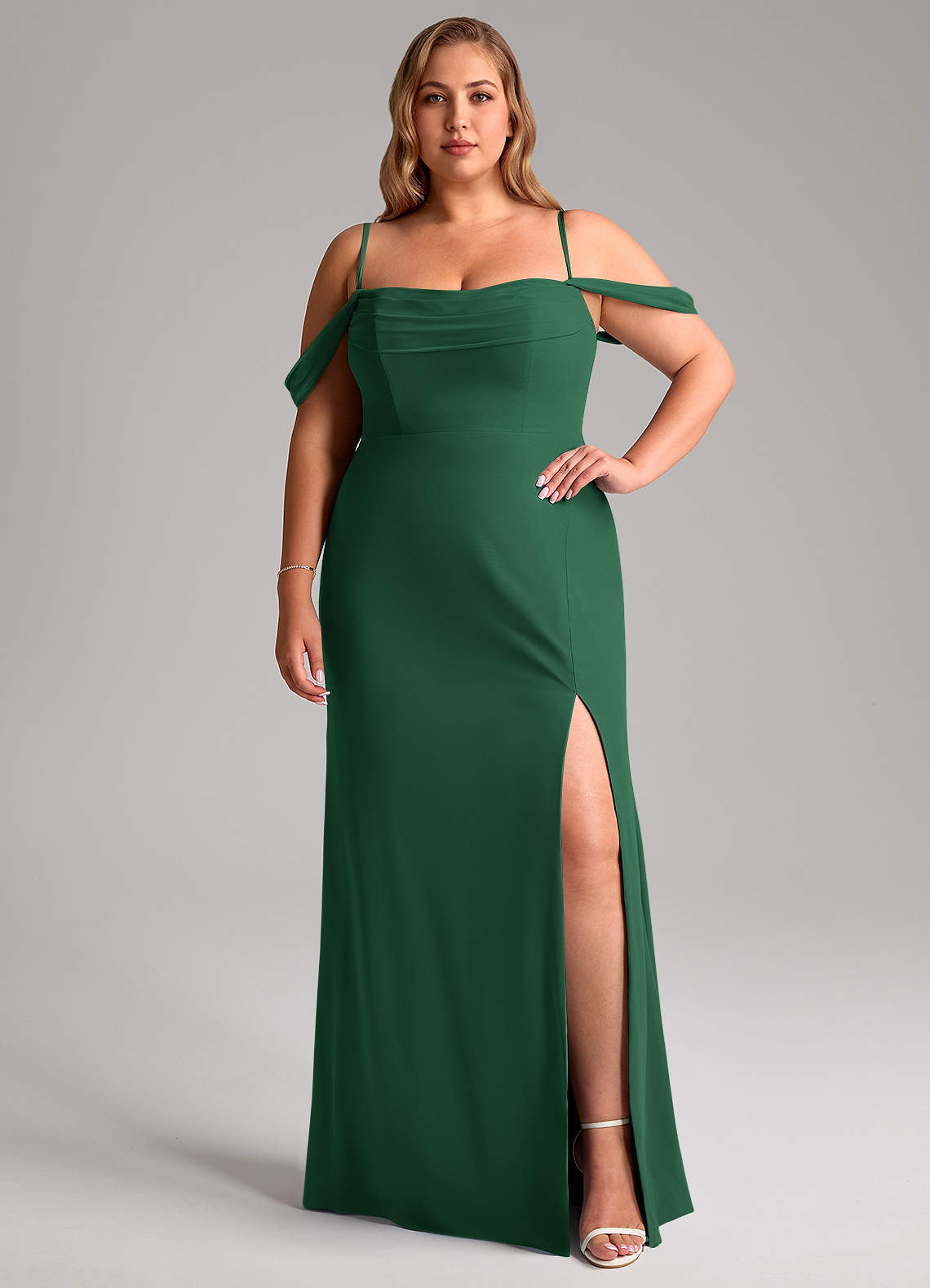 Azazie Saige Jurken voor bruidsmeisjes Converteerbaar Jurk van Chiffon met A-Lijn Off the Shoulder Donkergroen image12