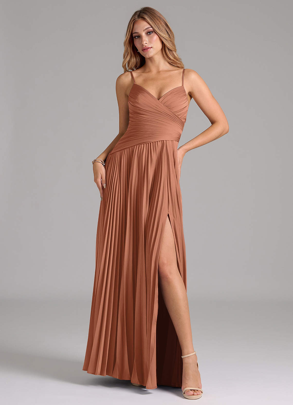 Azazie Vini Vestidos de damas de honor Vestido de Bronceador de Satén Elástico de Corte en A con Plisado image1