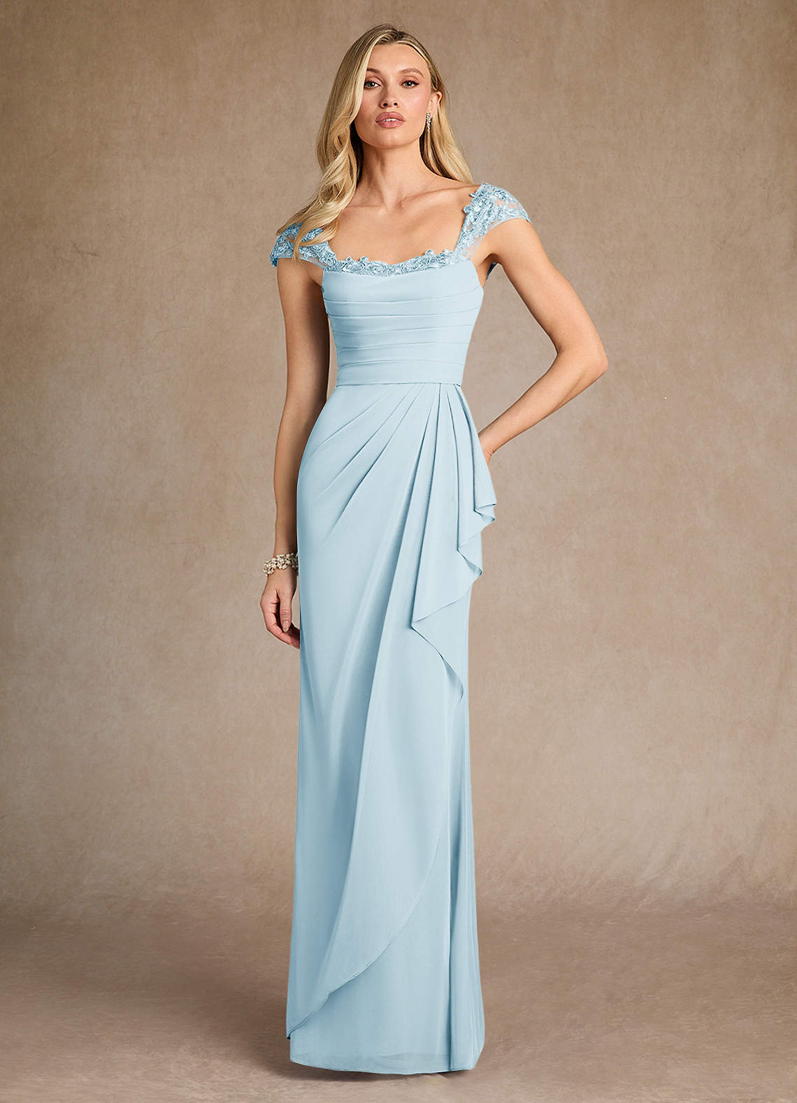 Azazie Belfast vestidos de madre de la novia Vestido de Azul Cielo de Malla de Recto con Encaje image1