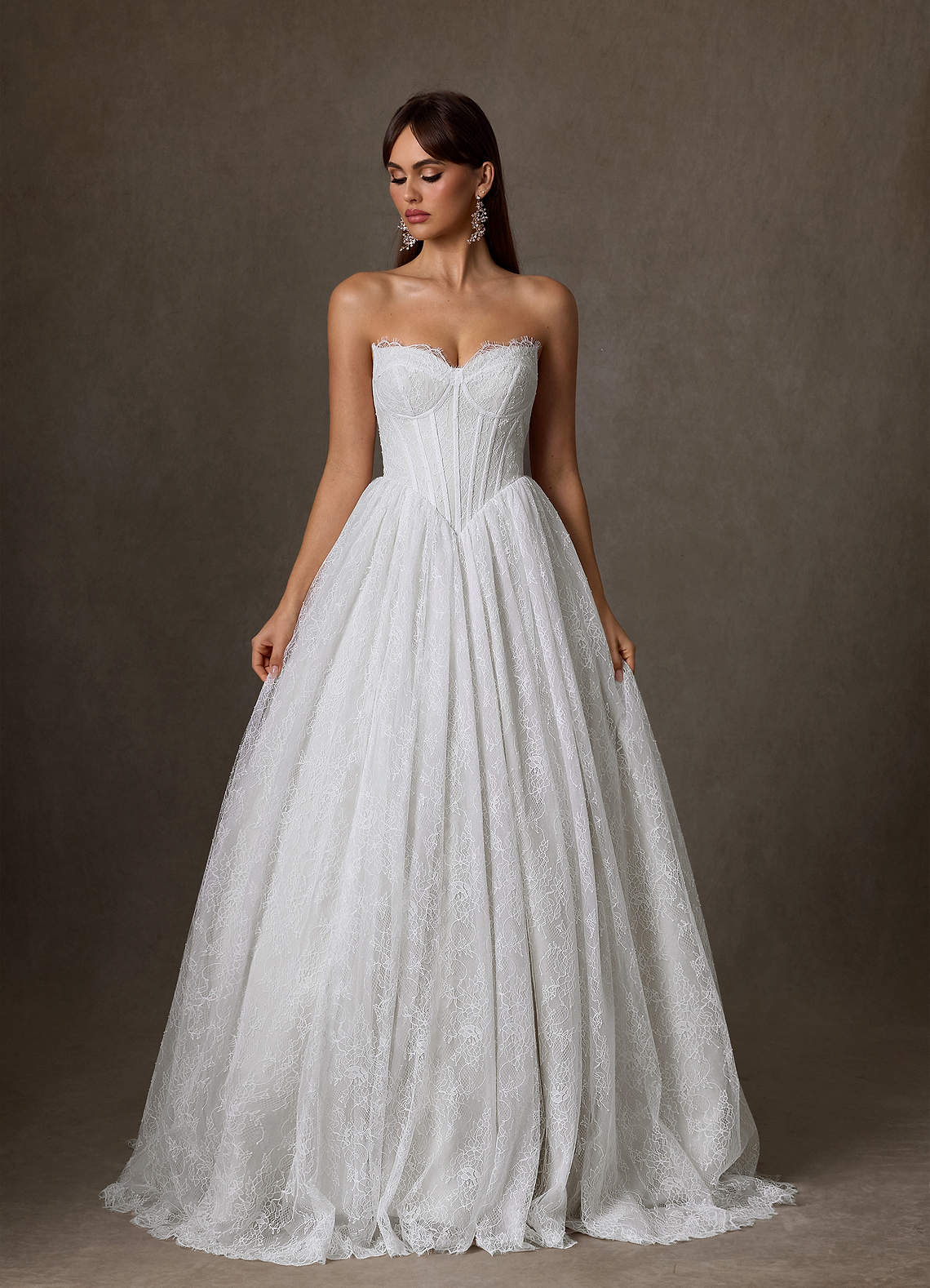 Azazie Sienna Robes de mariée Robe Trapèze en Dentelle Encolure en Forme de Cœur Blanc De Diamant image6