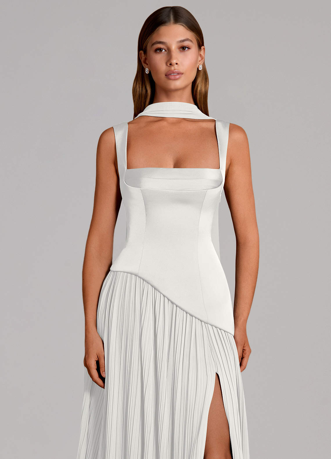 Azazie Stephanie Vestidos de madrinha de casamento Vestido Branco de Cetim elástico de Linha A com Plissado image5