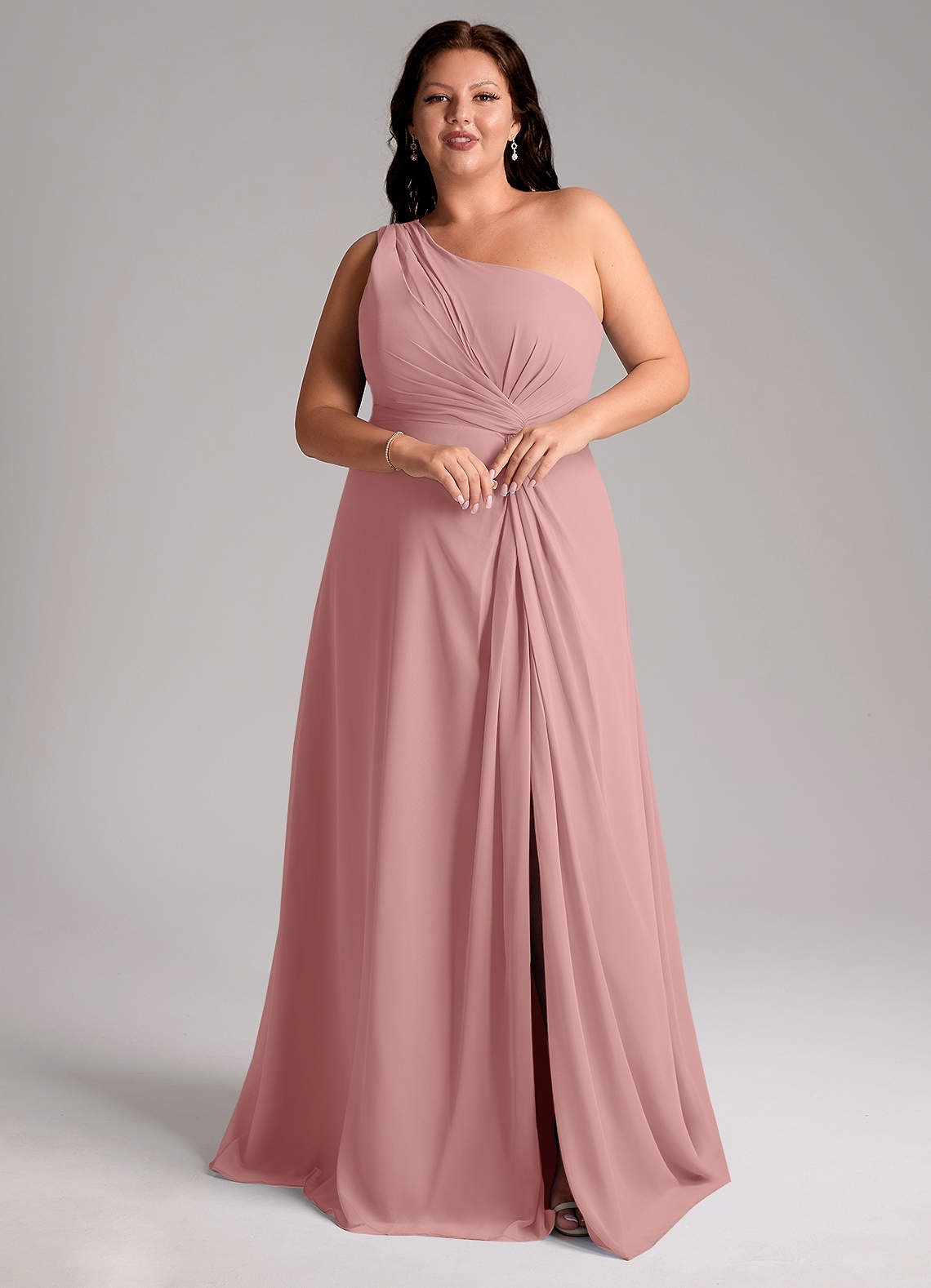 Azazie Brooke Vestidos de damas de honor Vestido de Rosa Polvorienta de Gasa de Corte en A con Hombro unilateral image9