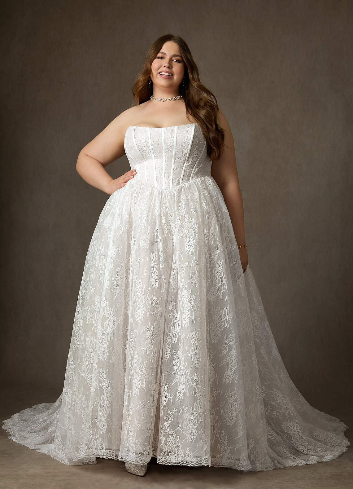 Azazie Demetria Jurk van Kant met Baljurk Strapless Diamant Wit Sample  Dress Trouwjurken | Azazie, image size:1140x1578