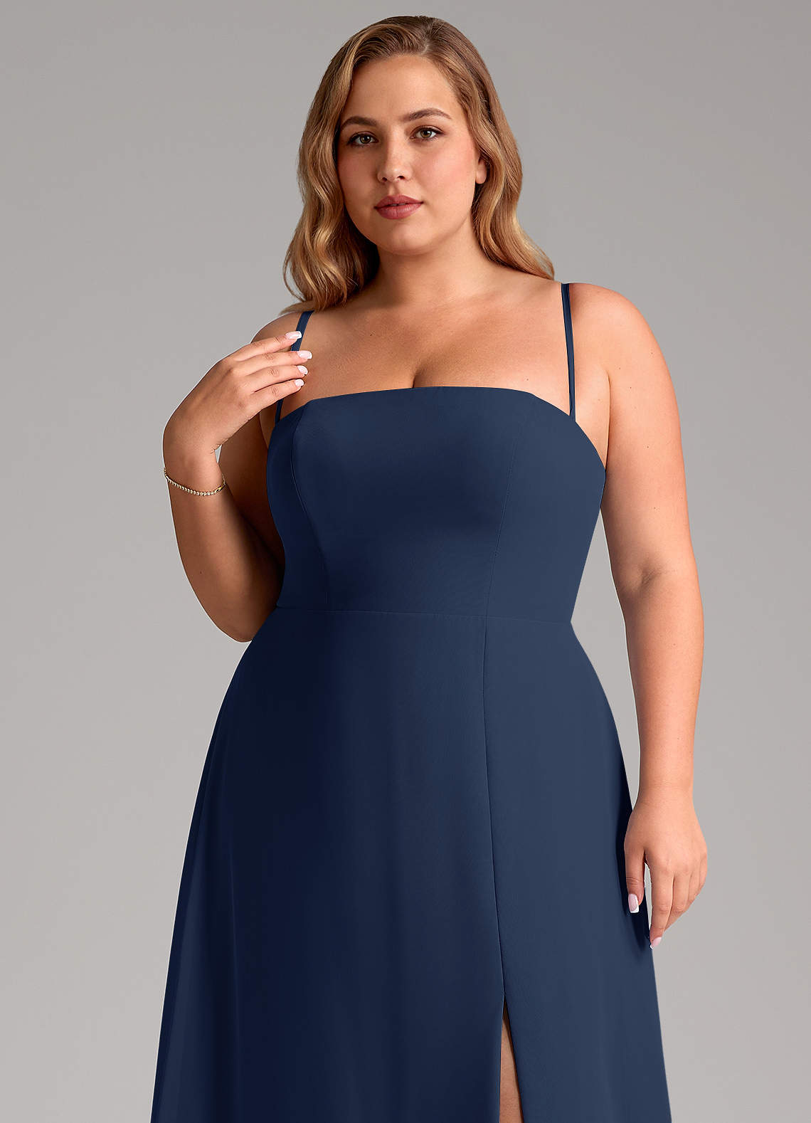 Azazie Wren Abiti da Damigella Abito Convertibile A-Line in Chiffon Spacco Laterale Marino Scuro image10