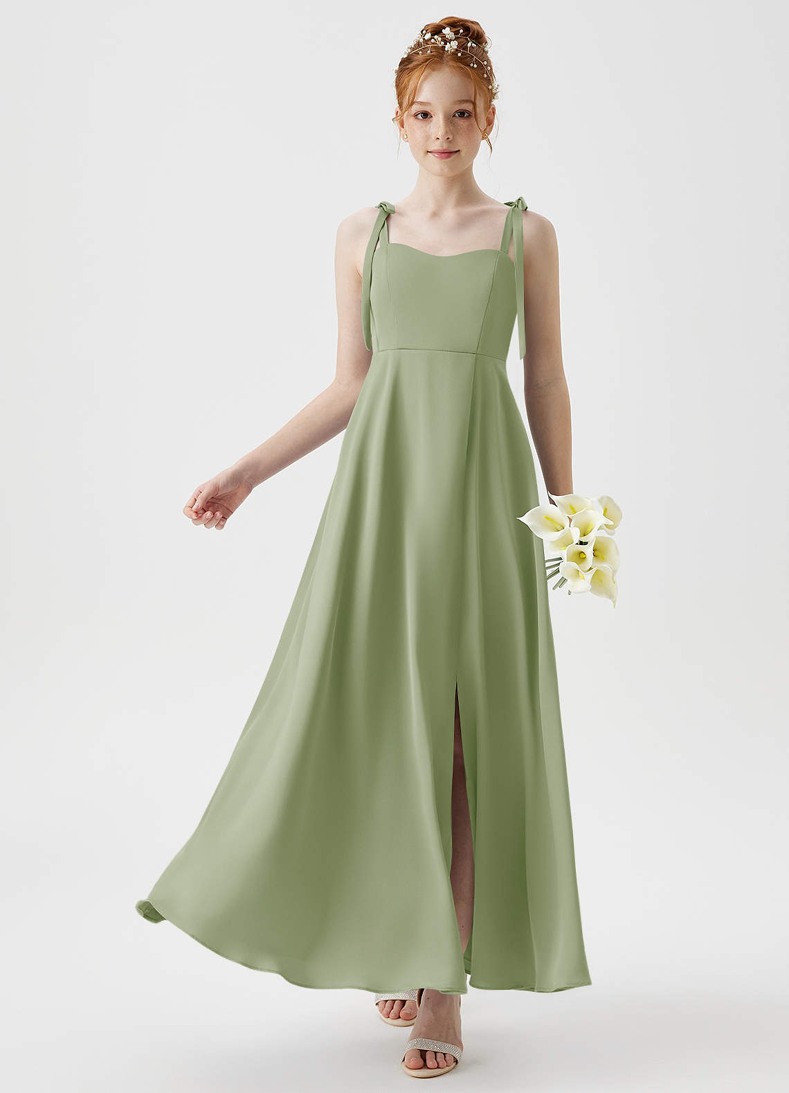 Azazie Rosey Junior Robe Trapèze en Satin extensible Encolure en Forme de Cœur Vert Sauge image1